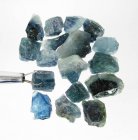 Bra Pris Parti 17 st Rå Oslipad Blå Indigolit (Turmalin) 67,85 carat Naturlig Kristall från Kunar Afganistan Köp Nu!