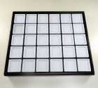 (bild för) Bra Pris Etui för ädelstenssamlingen med svart lock och magnetlås, inklusive 30 st 40x40 mm box. Storlek på lådan är 280x240 mm Köp Nu!