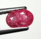 (bild för) Bra Pris Mycket Fin Rosaaktigt Röd - Purpur Röd Rubin 0,88 carat Oval Slipad Fin Lyster & Prisvärd Kvalitet från Madagaskar Köp Nu!