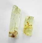 (bild för) Bra Pris Parti 2 st Transparent Oslipad Gulgrön Heliodor 7,36 carat Naturlig Kristall från Brasilien Köp Nu!