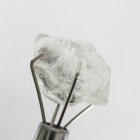Bra Pris Äkta Oslipad Diamant Kvarts 5,37 carat Naturlig Kristall med Actinolit från Afganistan Köp Nu!