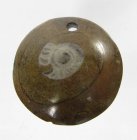 Bra Pris Unikt Smycke Fossil Ammonit i Matrix 11,50 gram Polerat Hänge med Hål från Marocko Köp Nu!