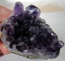 Bra Pris Mycket Vacker Specimen Topp Violett Ametist 225 gram Formation av Kristaller Topp Kvalitet från Uruguay Köp Nu!