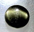 (bild för) Bra Pris Mycket Sällsynt Skarpt Kattöga Skapolit 1,89 carat Rund Cabochon Slipning Bra Kvalitet & Form från Sri Lanka Köp Nu!
