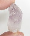 (bild för) Bra Pris Vacker Obehandlad Rå Oslipad Violett Ametist Spets 23,6 Gram Naturligt Terminerad Kristall Finaste Kvalitet från Brasilien Köp den Nu!