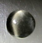 (bild för) Bra Pris Mycket Sällsynt Skarpt Kattöga Skapolit 1,83 carat Rund Cabochon Slipning Bra Kvalitet & Form från Sri Lanka Köp Nu!