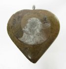 Bra Pris Unikt Smycke Fossil Ammonit i Matrix 14,60 gram Polerat Hänge med Ögla från Marocko Köp Nu!