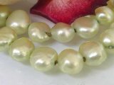 (bild för) Svagt Grön Sötvattenspärlor Nugget 6-7 mm 37-39 cm/str.