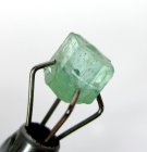 (bild för) Bra Pris Rå Sällsynt Ljus Blåaktigt Grön Smargad Kristall 0,98 carat Naturlig Kristall Transparent från Afganistan Köp Nu!