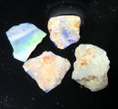 (bild för) Bra Pris Parti 4 st Rå Oslipad Fin Solid Opal 5,93 carat Naturlig Kristall/Bit Bra Lyster & Kvalitet från Lightning Ridge Australien Köp Nu!