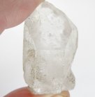 (bild för) Bra Pris Rå Oslipad Äkta Bergkristall (Färglös Kvarts) 142,5 carat Naturlig Terminerad Kristall Fin Kvalitet från Brasilien Köp Nu!