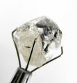 Bra Pris Äkta Oslipad Diamant Kvarts 8,07 carat Naturlig Kristall med Actinolit från Afganistan Köp Nu!
