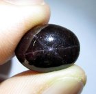 (bild för) Bra Pris Intressant Stjärna Rhodolit Granat 18,84 carat Oval Cabochon Slipad Fin Stjärna från Indien Köp Nu!
