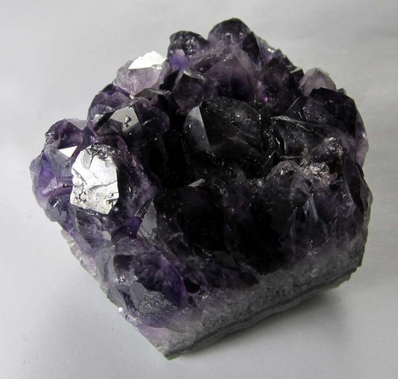(bild för) Bra Pris Mycket Vacker Specimen Topp Violett Ametist 234 gram Formation av Kristaller Topp Kvalitet från Uruguay Köp Nu! - Klicka på bild för att stänga