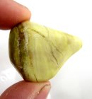 (bild för) Bra Pris Trumlad Polerad Mycket Fin Gul Serpentin 14 gram Topp Kvalitet & Färg Köp Nu!