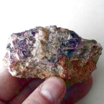 Bra Pris Snygg Kubisk Violett Flourit Kristall Formation 134 gram Mycket Fin Spännande Samlar Stuff från Marocko Köp Nu!