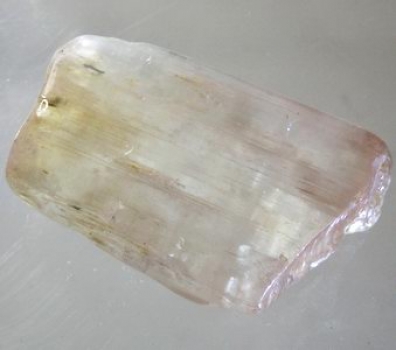 Bra Pris Mycket Stor Fin kvalitet Rosa-Gul Spodumen 215 carat Naturlig Kristall Translucent Perfekt Samlar Objekt från Afganistan Köp Nu!