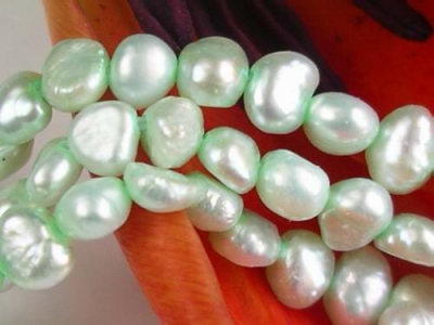 Neon-grön Sötvattenspärlor Nugget 3-4 mm 37-39 cm/str.