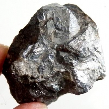 Bra Pris Mycket Sällsynt Skutterudit 43 gram Naturlig Fin Kristall Form & Bra Kvalitet Samlar Mineral från Bou Azzer, Morocco Köp Nu!