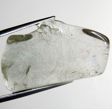 Bra Pris Mycket Fin Kvalitet Obehandlad Svagt Blå Grön Topas 60,72 carat Naturlig Kristall Polerad Transparent från Brasilien Köp Nu!