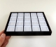 Bra Pris Etui  till ädelstenssamling inklusive 20 st 30x30 mm vit plast box, Svart öppen ram. Storlek på lådan är 180x150 mm Köp Nu!