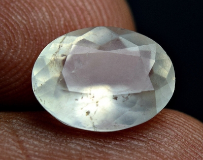 Bra Pris Super Sällsynt Beryllonit 3,67 carat Oval Slipning från Pakistan Köp Nu!
