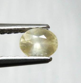Good Price Very Rare Scheelite 0,63 carat Oval Cut from Sri Lanka Collectors Stone Purchase Now!