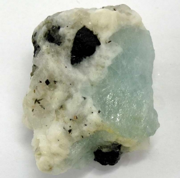 Bra Pris Stor Translucent Akvamarin 167 carat Naturlig Kristall från Skardu Pakistan Köp Nu!