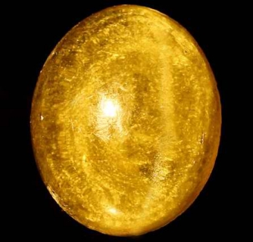 Bra Pris Gröngul Apatit Kattöga 5,66 carat Oval Cabochon Slipning från Madagaskar Köp Nu!