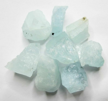 Bra Pris Parti 8 st Fin Obehandlad Akvamarin 108 carat Naturlig Kristall från Skardu Pakistan Köp Nu!