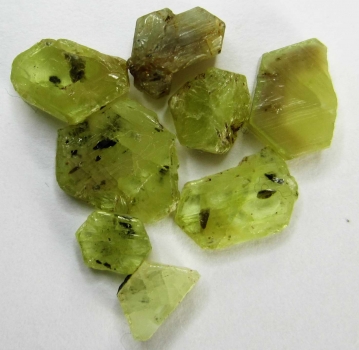 Bra Pris Parti 8 st Oslipad Brasiliansk Krysoberyll 9,0 carat Fin Färg Naturlig Kristall Köp Nu!