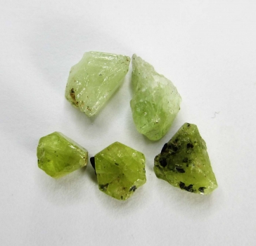 Bra Pris Parti 5 st Oslipad Brasiliansk Krysoberyll 7,27 carat Fin Färg Naturlig Kristall Köp Nu!