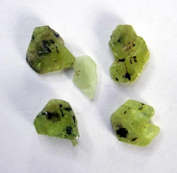 Bra Pris Parti 5 st Oslipad Brasiliansk Krysoberyll 6,80 carat Fin Färg Naturlig Kristall Köp Nu!