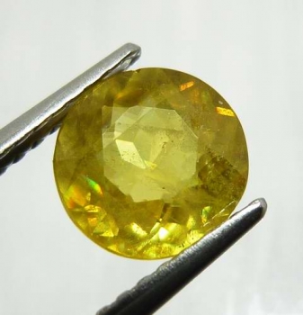 Bra Pris Topp Lyster Gulgrön Sphene (Titianit) 0,92 carat Rund Slipad Mycket Fin Kvalitet från Madagaskar Köp Nu!
