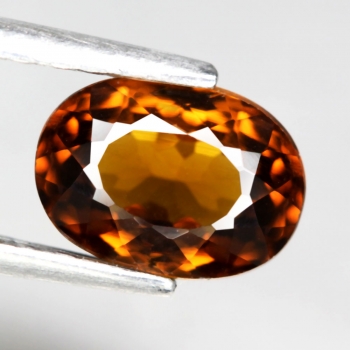 Bra Pris Bästa Kvalitet Sällsynt Lystrande Mali Grossular Granat 1,87 carat Oval Slipning från Mali Köp Nu!