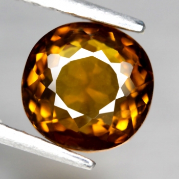 Bra Pris Bästa Kvalitet Sällsynt Lystrande Mali Grossular Granat 2,68 carat Kudd Slipning från Mali Köp Nu!