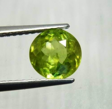Bra Pris Topp Lyster Neon Gulgrön Sphene (Titianit) ca 0,55 carat Rund Slipad Mycket Fin Kvalitet från Madagaskar Köp Nu!