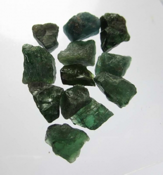 Bra Pris Parti 12 st Stora Bitar Fin Oslipad Grön Apatit 80,75 carat Naturlig Kristall fr Madagaskar Köp Nu!