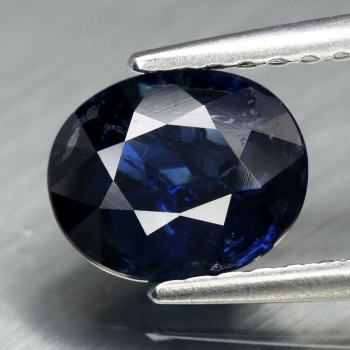 Bra Pris Obehandlad Sällsynt Vacker Djup Blå Safir 1,35 carat Oval Slipning från Madagaskar Köp Nu!