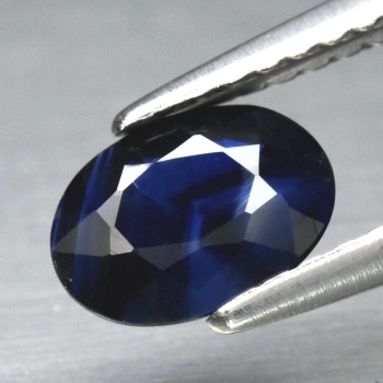 Bra Pris Mycket Sällsynt Vacker Djup Blå Safir 0,87 carat Oval Slipning från Madagaskar Köp Nu!