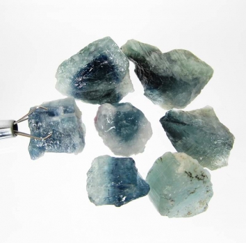 Bra Pris Parti 7 st Rå Oslipad Grön Blå Indigolit (Turmalin) 75,80 carat Naturlig Kristall från Kunar Afganistan Köp Nu!