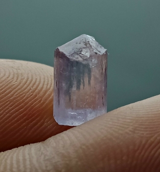 Bra Pris Mycket Vacker Violett Skapolit 2,50 carat Naturlig Kristall Transparent Fin Kvalitetfrån Afganistan Köp Nu!