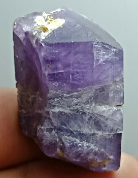 Bra Pris Specimen Mycket Vacker Violett Skapolit 70 carat Naturlig Terminerad Kristall från Afganistan Köp Nu!