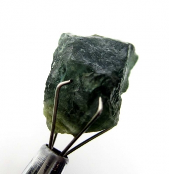 Bra Pris Rå Oslipad Grön Turmalin 13,16 carat Naturlig Kristall Fin Kvalitet från Kunar Afganistan Köp Nu!