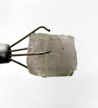 Bra Pris Rå Oslipad Rosa&Grön Turmalin 8,40 carat Naturlig Kristall från Kunar Afganistan Köp Nu!