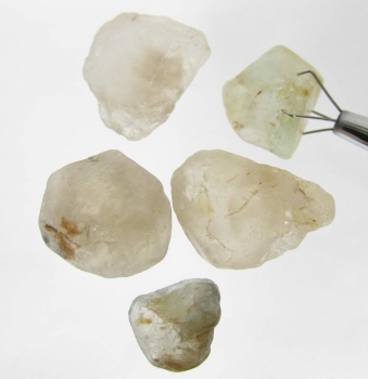 Bra Pris Parti 5 st Fin Kvalitet Rå&Oslipad Topas 110 carat Naturlig Kristall Fluvialt Matrial från Brasilien Köp Nu!