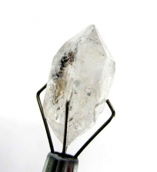 Bra Pris Äkta Oslipad Diamant Kvarts 6,42 carat Naturlig Kristall med Actinolit från Afganistan Köp Nu!