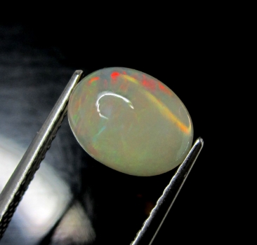 Bra Pris Topp Lyster Etiopisk Opal 1,12 carat Oval Cabochon Slipning Mycket Fin Kvalitet Köp Nu!