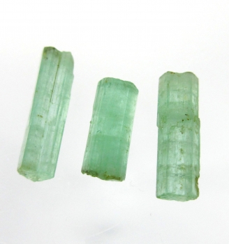 Bra Pris Parti 3 st Rå Sällsynt Blåaktigt Grön Smargad Kristall 4,42 carat Naturlig Kristall Transparent-Transl. Afghan Köp Nu!