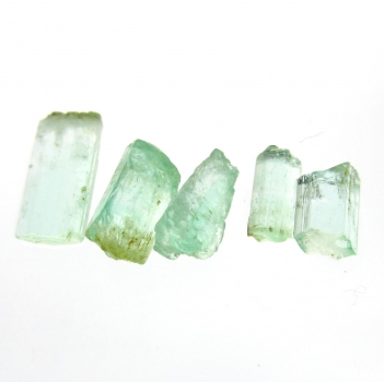 Bra Pris Parti 5 st Rå Sällsynt Blåaktigt Grön Smargad Kristall 2,53 carat Naturlig Kristall Transparent-Transl. Afghan Köp Nu!